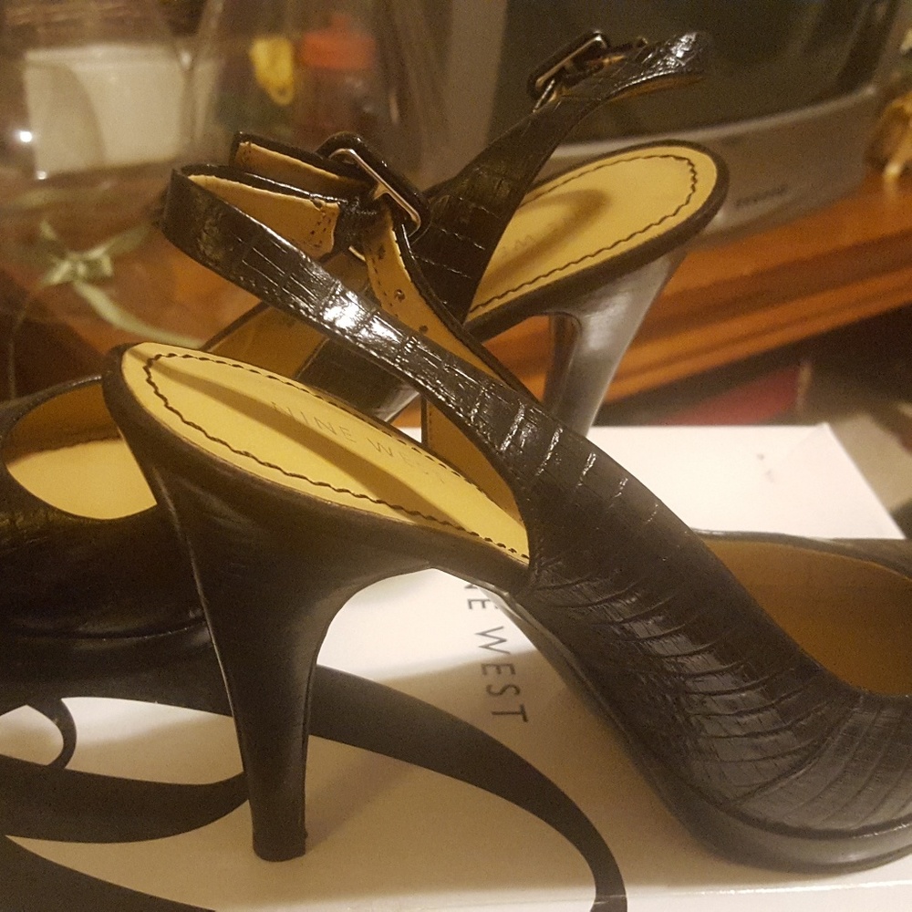 Shoes - Picture 2 of 3